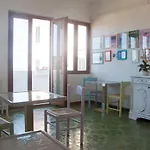 Couette-café Occhj A Mari